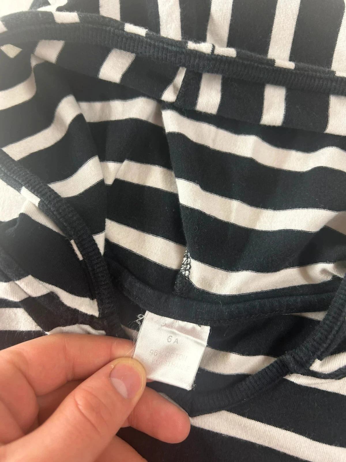 Zwart en wit gestreept kapuchonjurken met capuchon – photo 3